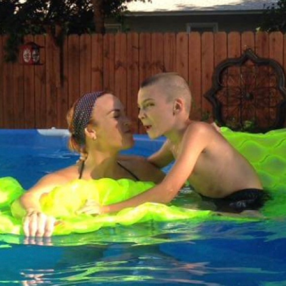 Meet your Posher, Harmony - Picture 2 of 2